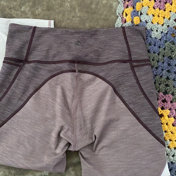 Lululemon women’s Early Extension High-Rise Crop *21" - Picture 4 of 4